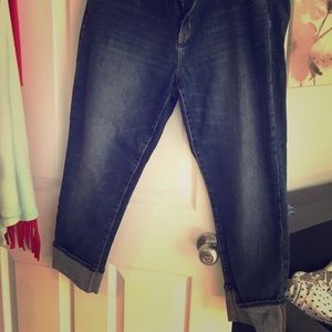 GAP Jean Boyfriend Capris